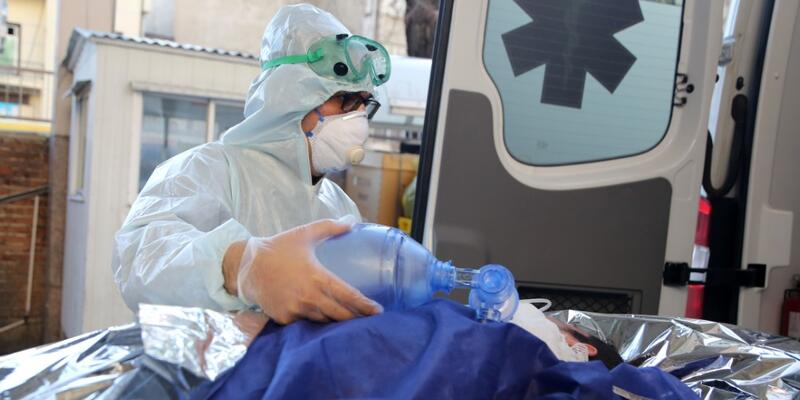 Türk doktorların geliştirdiği yeni tedaviyle koronavirüs hasta sayısı yarıya düştü 15