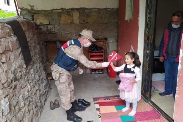 Yurt genelinde Ulusal Egemenlik ve Çocuk Bayramı manzaraları 39