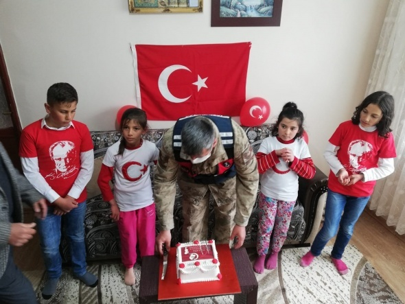 Yurt genelinde Ulusal Egemenlik ve Çocuk Bayramı manzaraları 40