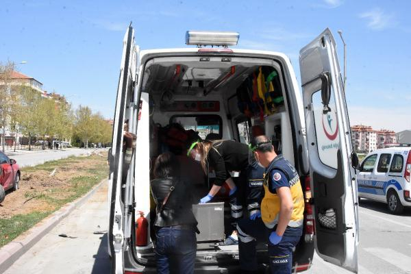 Konya'da iki araç birbirine girdi! Kazadan sağ kurtulan sürücü 'nasıl oldu bilmiyorum' dedi 6