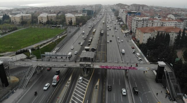 Kısıtlamanın sona ermesiyle İstanbullular mesaiye başladı! İstanbul trafiği alışılmış haline geri döndü 1