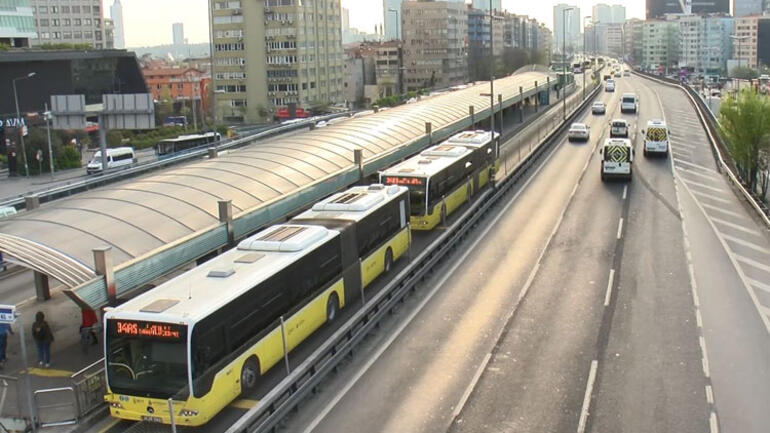 Kısıtlamanın sona ermesiyle İstanbullular mesaiye başladı! İstanbul trafiği alışılmış haline geri döndü 5