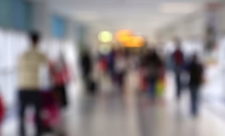 Yatak odasına gizli kamera koydu gördükleri karşısında şok oldu 1