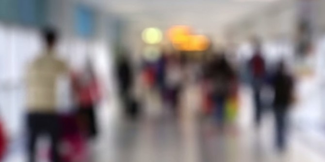 Yatak odasına gizli kamera koydu gördükleri karşısında şok oldu