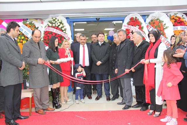 Yeni İstanbul Marketi'nin Açılışı Gerçekleşti 7