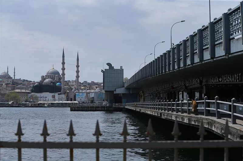 İstanbul'un tarihi mekanları koronavirüs sessizliğine büründü 12