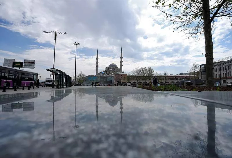 İstanbul'un tarihi mekanları koronavirüs sessizliğine büründü 14
