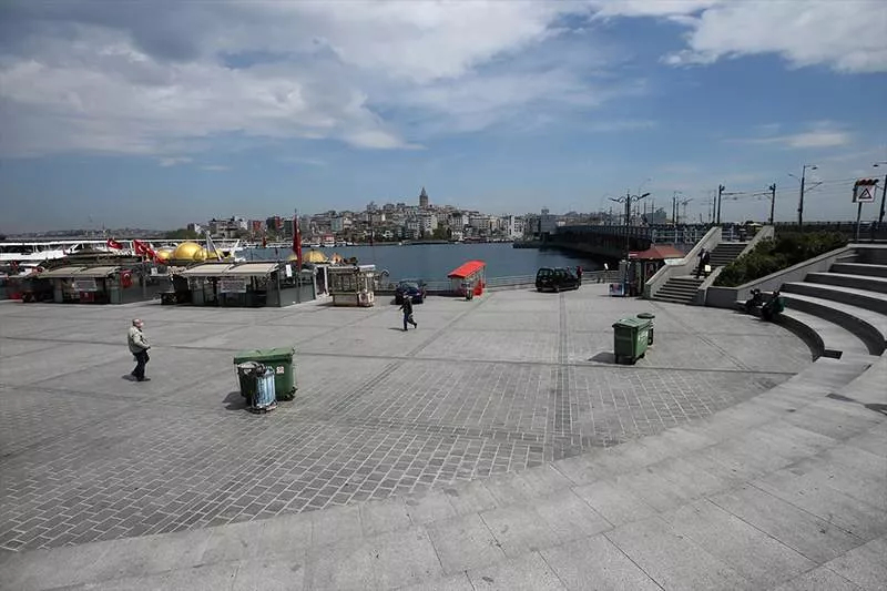 İstanbul'un tarihi mekanları koronavirüs sessizliğine büründü 23