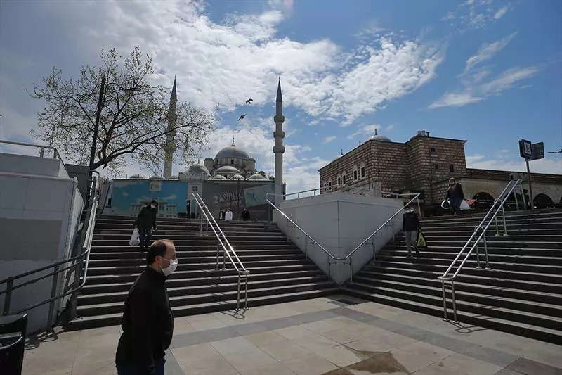 İstanbul'un tarihi mekanları koronavirüs sessizliğine büründü 24