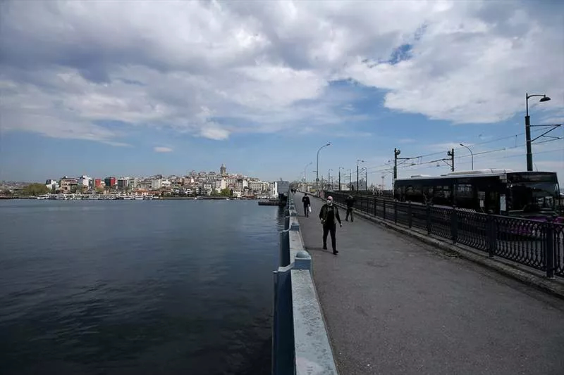 İstanbul'un tarihi mekanları koronavirüs sessizliğine büründü 25