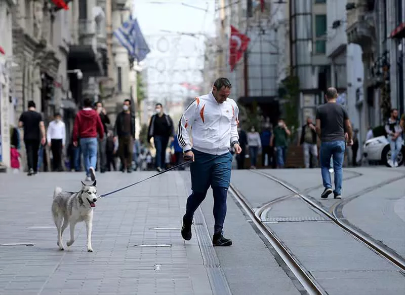 İstanbul'un tarihi mekanları koronavirüs sessizliğine büründü 3