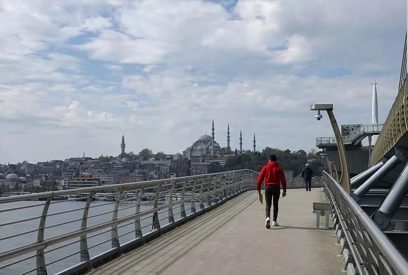 İstanbul'un tarihi mekanları koronavirüs sessizliğine büründü 6