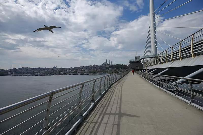 İstanbul'un tarihi mekanları koronavirüs sessizliğine büründü 9