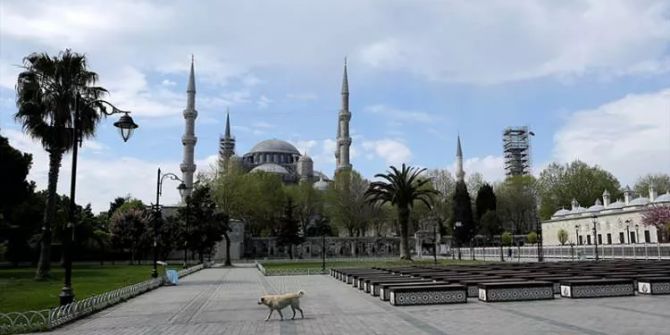 İstanbul'un tarihi mekanları koronavirüs sessizliğine büründü