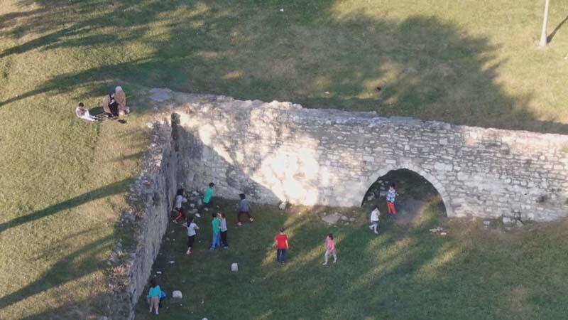 İstanbul'un tarihi surlarında yıkılma tehlikesi 1