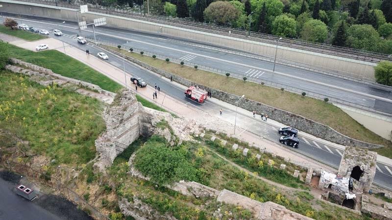 İstanbul'un tarihi surlarında yıkılma tehlikesi 8