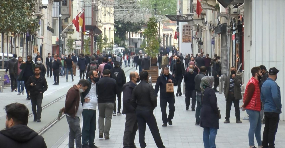 İstanbul'da salgına rağmen dikkat çeken yoğunluk 1