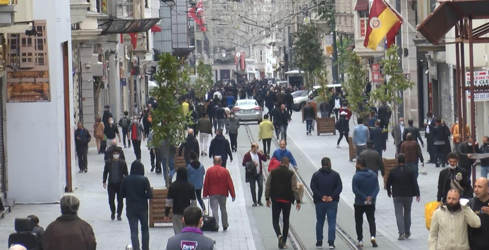 İstanbul'da salgına rağmen dikkat çeken yoğunluk 5