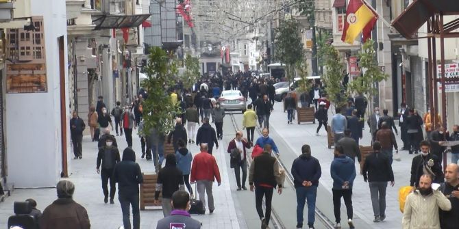 İstanbul'da salgına rağmen dikkat çeken yoğunluk