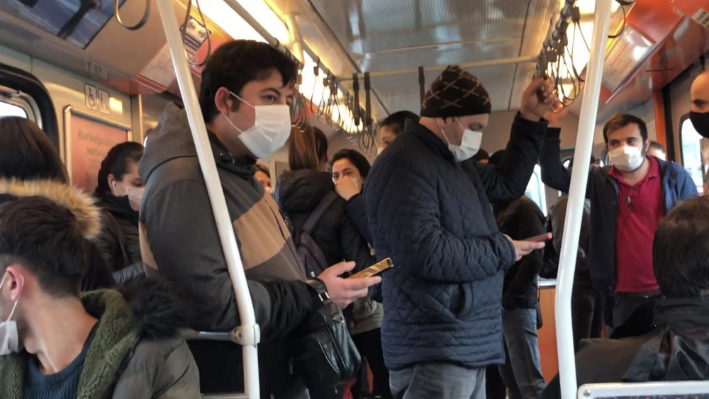 İstanbul'daki toplu taşıma araçlarında korkutan yoğunluk 2