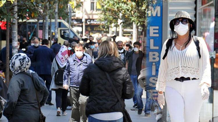 İstanbul'da yoğunluk her geçen gün artıyor! Salgın ciddiye alınmıyor 13