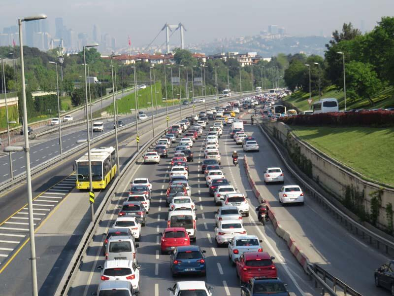 15 Temmuz Şehitler Köprüsü'nde trafik durma noktasına geldi 2