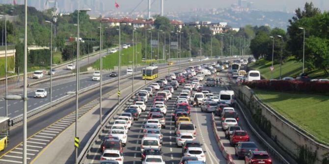 15 Temmuz Şehitler Köprüsü'nde trafik durma noktasına geldi