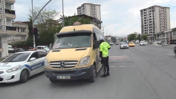 Esenyurt'ta şok eden görüntü! Minibüsten çıkan yolcu sayısı pes dedirtti! 2