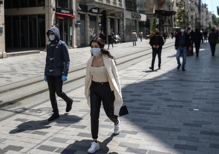 Taksim ve çevresinde tüm kurallara rağmen... Salgını ciddiye almıyoruz! 11