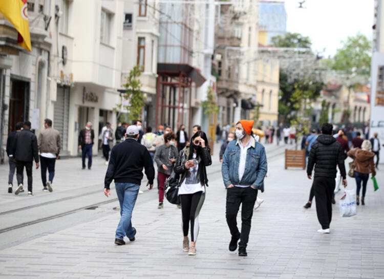 Taksim ve çevresinde tüm kurallara rağmen... Salgını ciddiye almıyoruz! 12