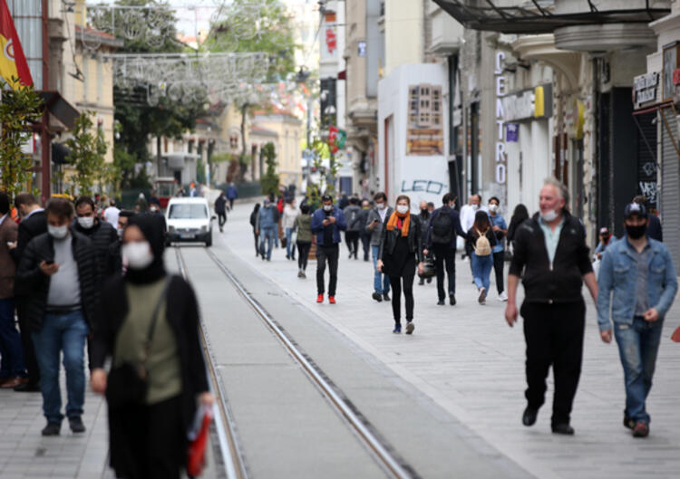 Taksim ve çevresinde tüm kurallara rağmen... Salgını ciddiye almıyoruz! 13