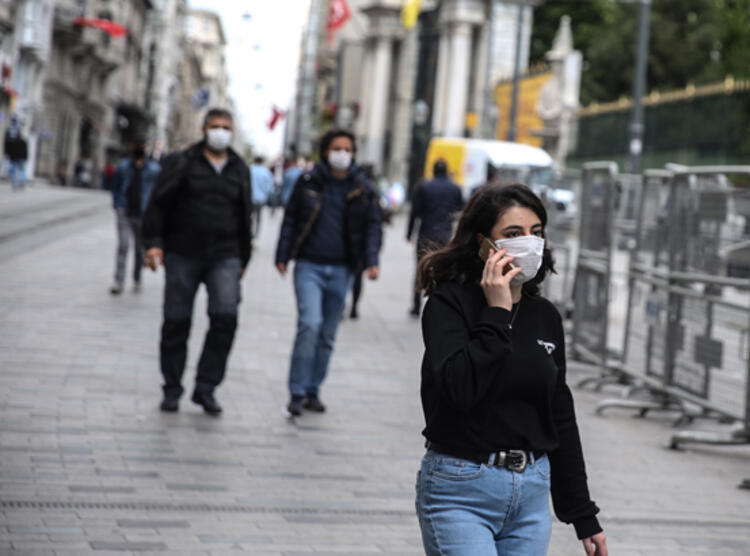 Taksim ve çevresinde tüm kurallara rağmen... Salgını ciddiye almıyoruz! 14