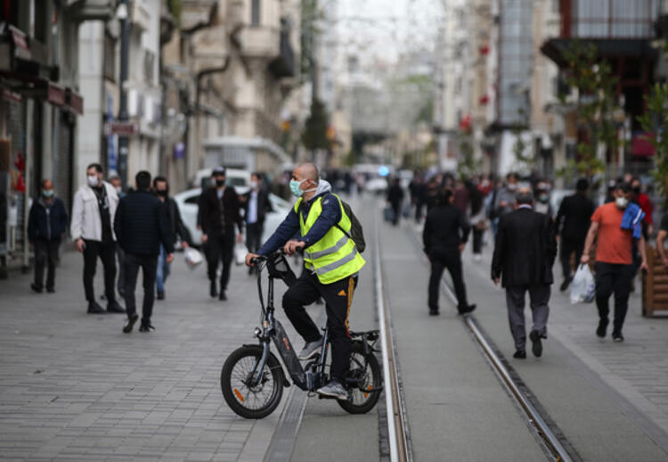 Taksim ve çevresinde tüm kurallara rağmen... Salgını ciddiye almıyoruz! 5