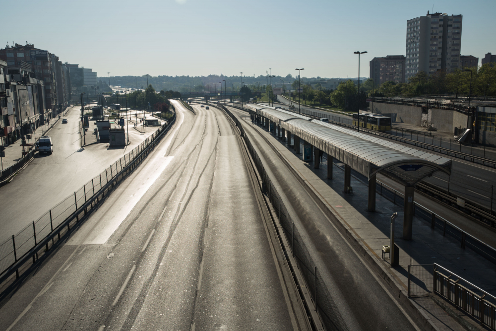 Sokağa çıkma kısıtlamasında yollar boş kaldı 6