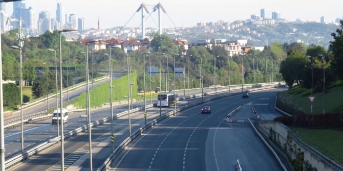 Sokağa çıkma kısıtlamasında yollar boş kaldı