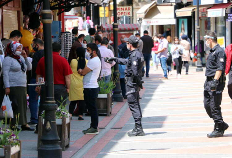 Bilim Kurulu Üyesi Ünal, Covid-19'un sıfıra ineceği tarihi açıkladı 7