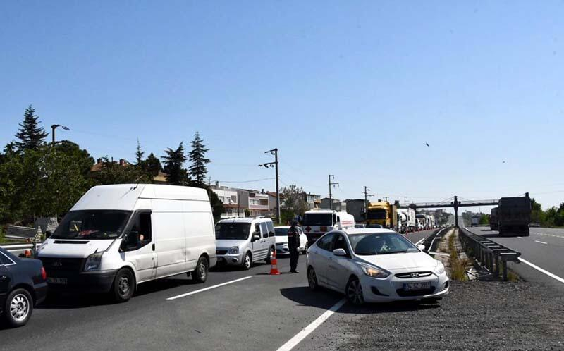 Seyahat kısıtlamasını yanlış anlayan sürücüler teker teker geri döndü 5