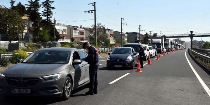 Seyahat kısıtlamasını yanlış anlayan sürücüler teker teker geri döndü