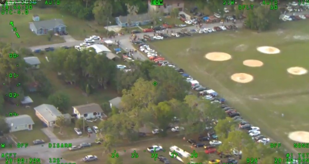 Koronavirüse rağmen düzenlenen sokak partisine polis baskını! 7