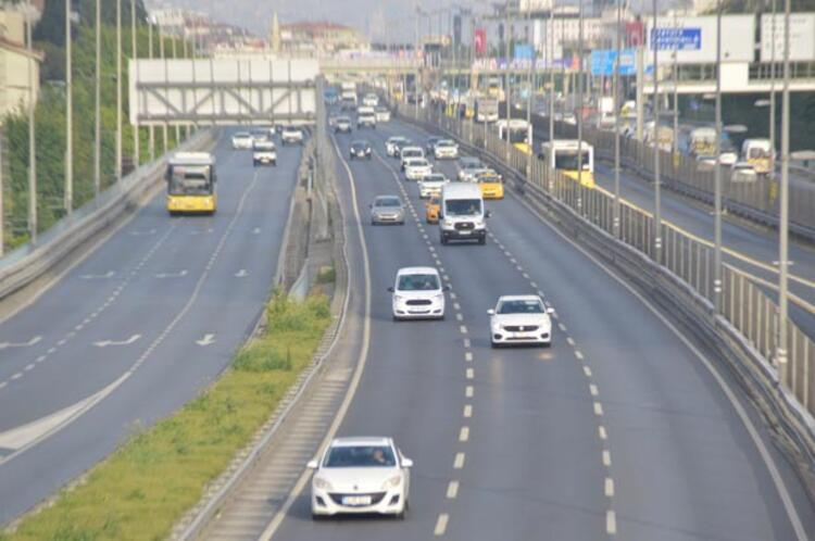 Kısıtlamanın sona ermesiyle İstanbul'da bu sabah hareketlilik başladı 7