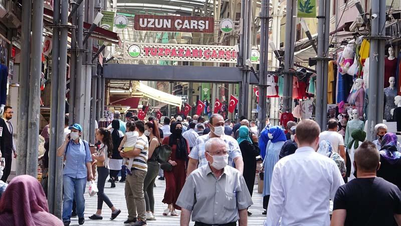 Bursa'dan korkutan manzaralar! Bayram alışverişi koronavirüsü unutturdu 2