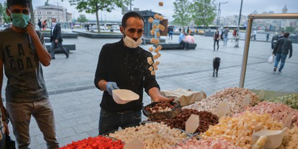 Eminönü bayram alışverişine gelenlerle doldu 14