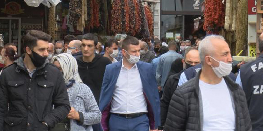 Eminönü bayram alışverişine gelenlerle doldu 2