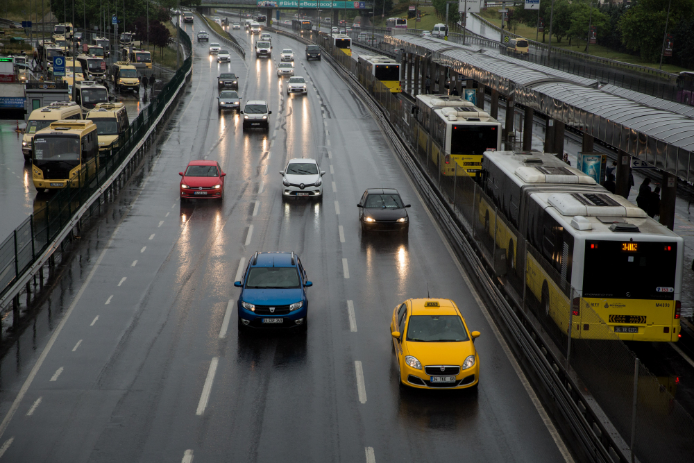 İstanbul güne yağmurla 'merhaba' dedi 14