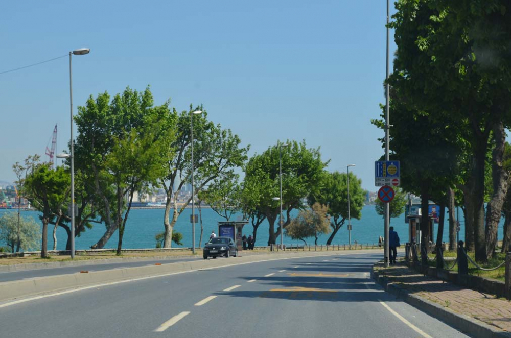 İstanbul'da tarihinin en sessiz bayramı! Sokaklar bomboş, her yer kapalı.. 1