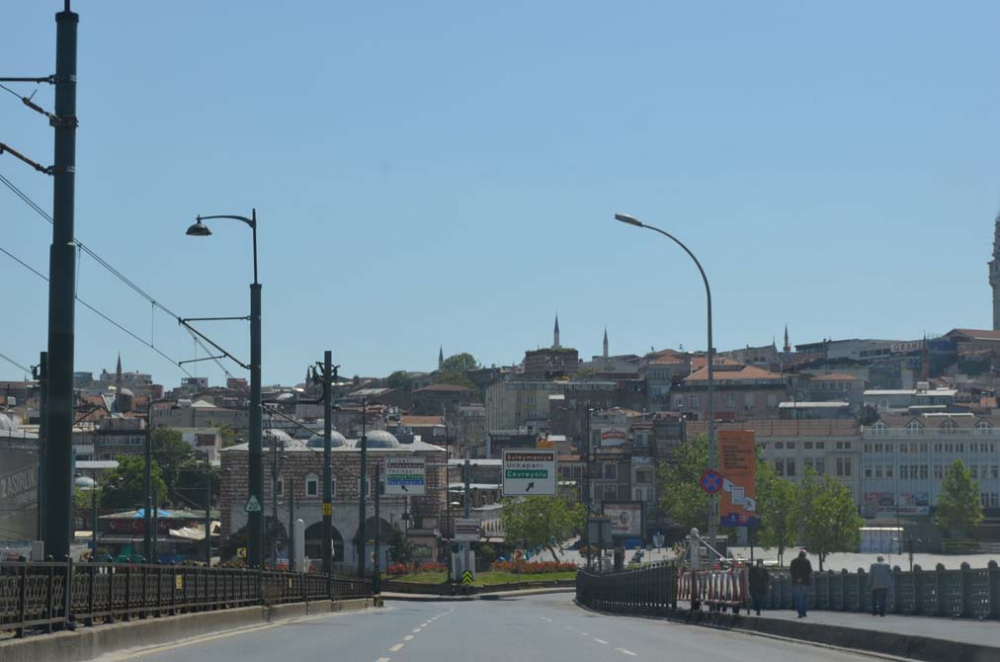 İstanbul'da tarihinin en sessiz bayramı! Sokaklar bomboş, her yer kapalı.. 19