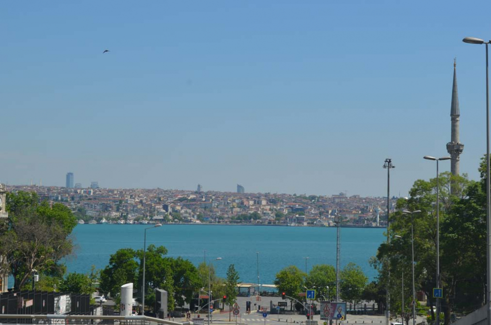 İstanbul'da tarihinin en sessiz bayramı! Sokaklar bomboş, her yer kapalı.. 25