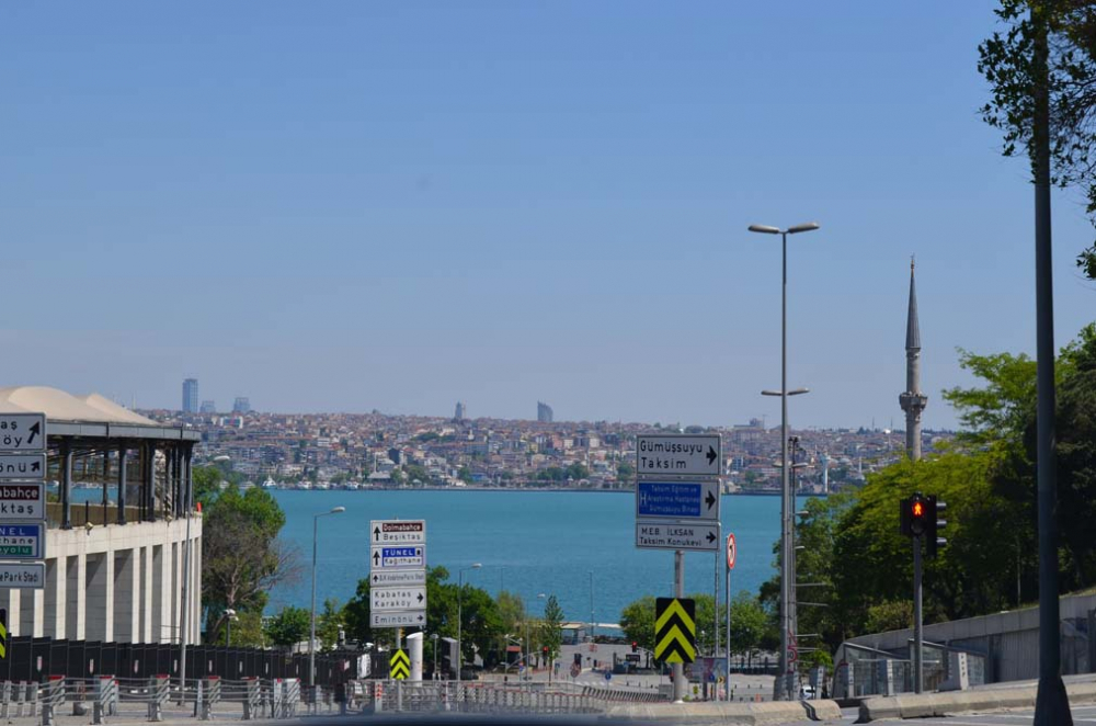 İstanbul'da tarihinin en sessiz bayramı! Sokaklar bomboş, her yer kapalı.. 26