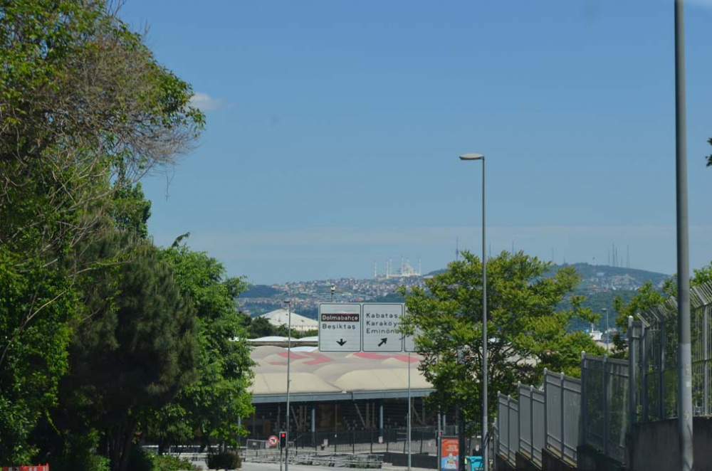 İstanbul'da tarihinin en sessiz bayramı! Sokaklar bomboş, her yer kapalı.. 48