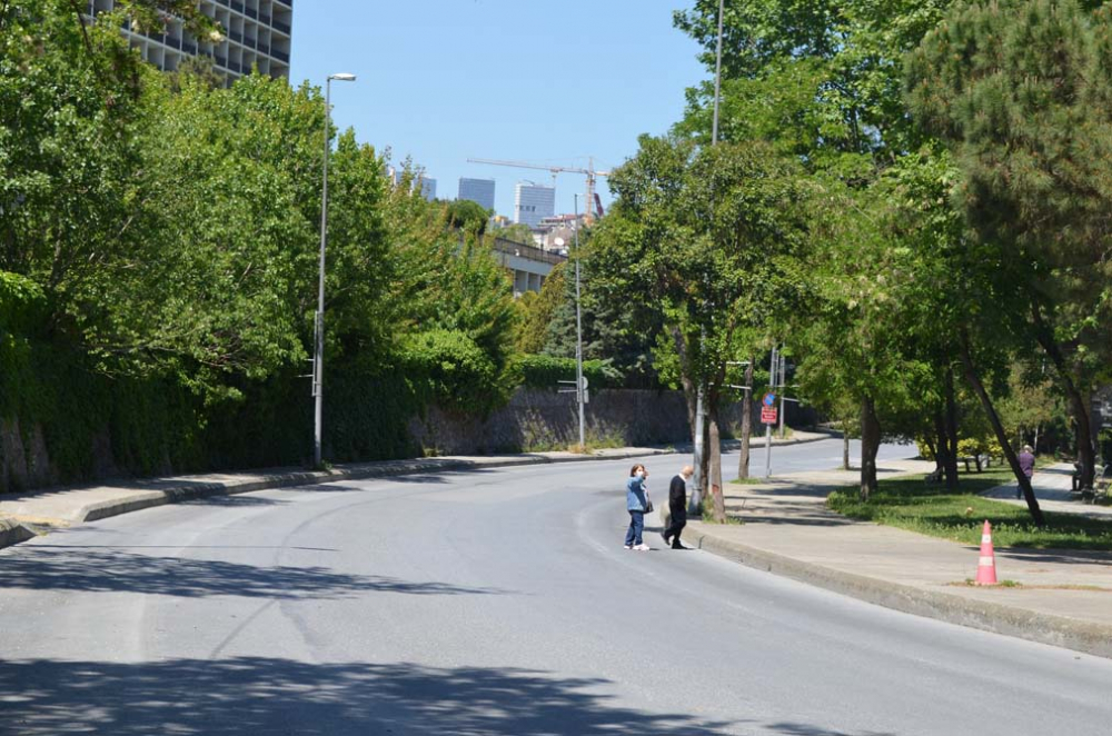 İstanbul'da tarihinin en sessiz bayramı! Sokaklar bomboş, her yer kapalı.. 58